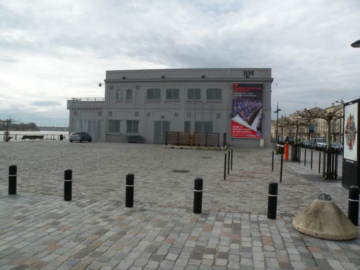  ancien entrepôt transformé en Centre de Congrès
